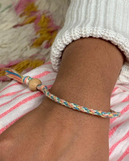 Make Your Own Friendship Bracelet